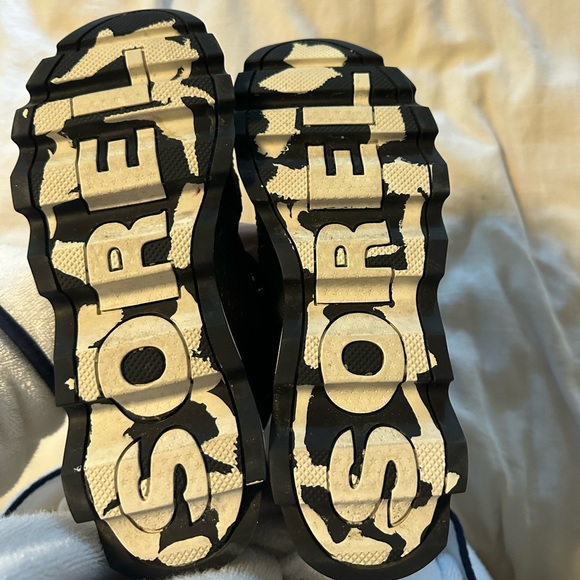 Sorel Kinetic Boots - Picture 6 of 8